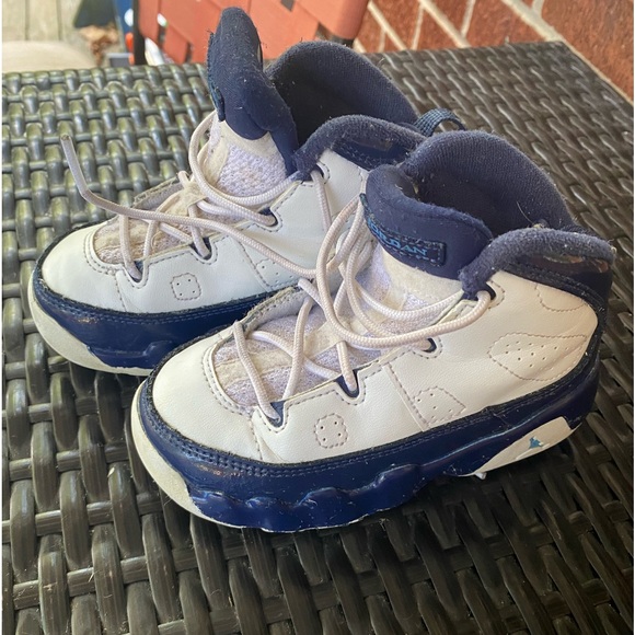 Toddler Air Jordan - Picture 1 of 5